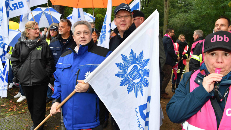 Demonstration vor erster Verhandlungsrunde TV-L