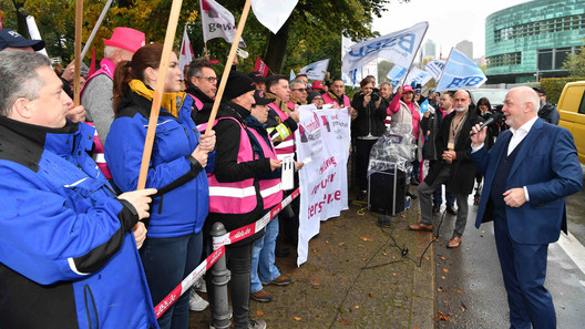 Demonstration vor erster Verhandlungsrunde TV-L