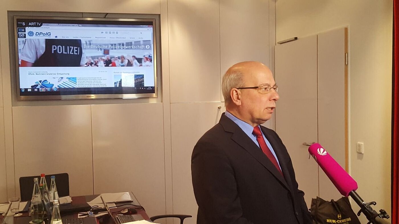 Rainer Wendt im Interview mit Sat1 Rainer Wendt im Interview mit Sat1