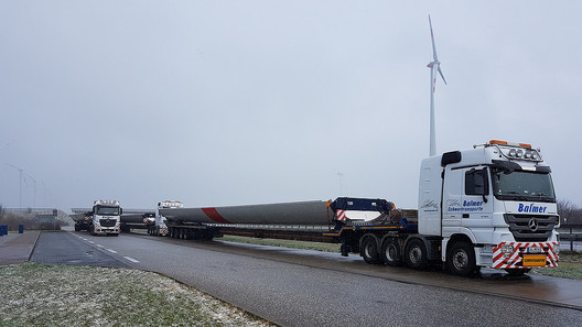 Großraum- und Schwertransporte, Autobahn, Windräder