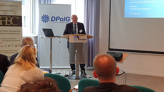 BKA-Vizepräsident Peter Henzler auf der DPolG-Fachtagung