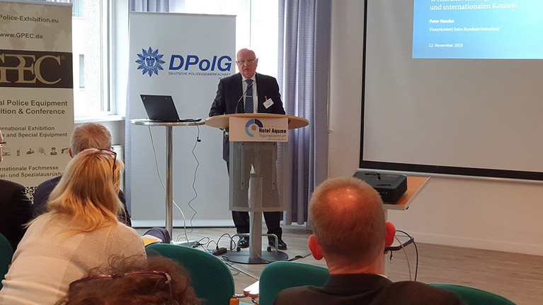 BKA-Vizepräsident Peter Henzler auf der DPolG-Fachtagung